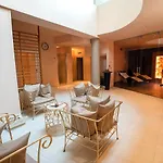 Chrys Hotel