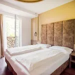 Hotell Chrys 3*