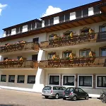 Chrys Hotell 3*