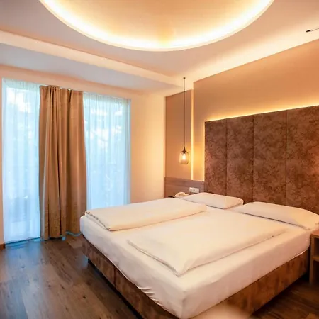 克里斯酒店 3* 博尔扎诺